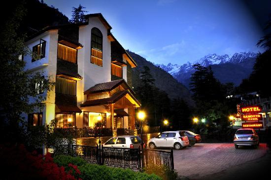 Super Deluxe Room with breakfast and dinner 0